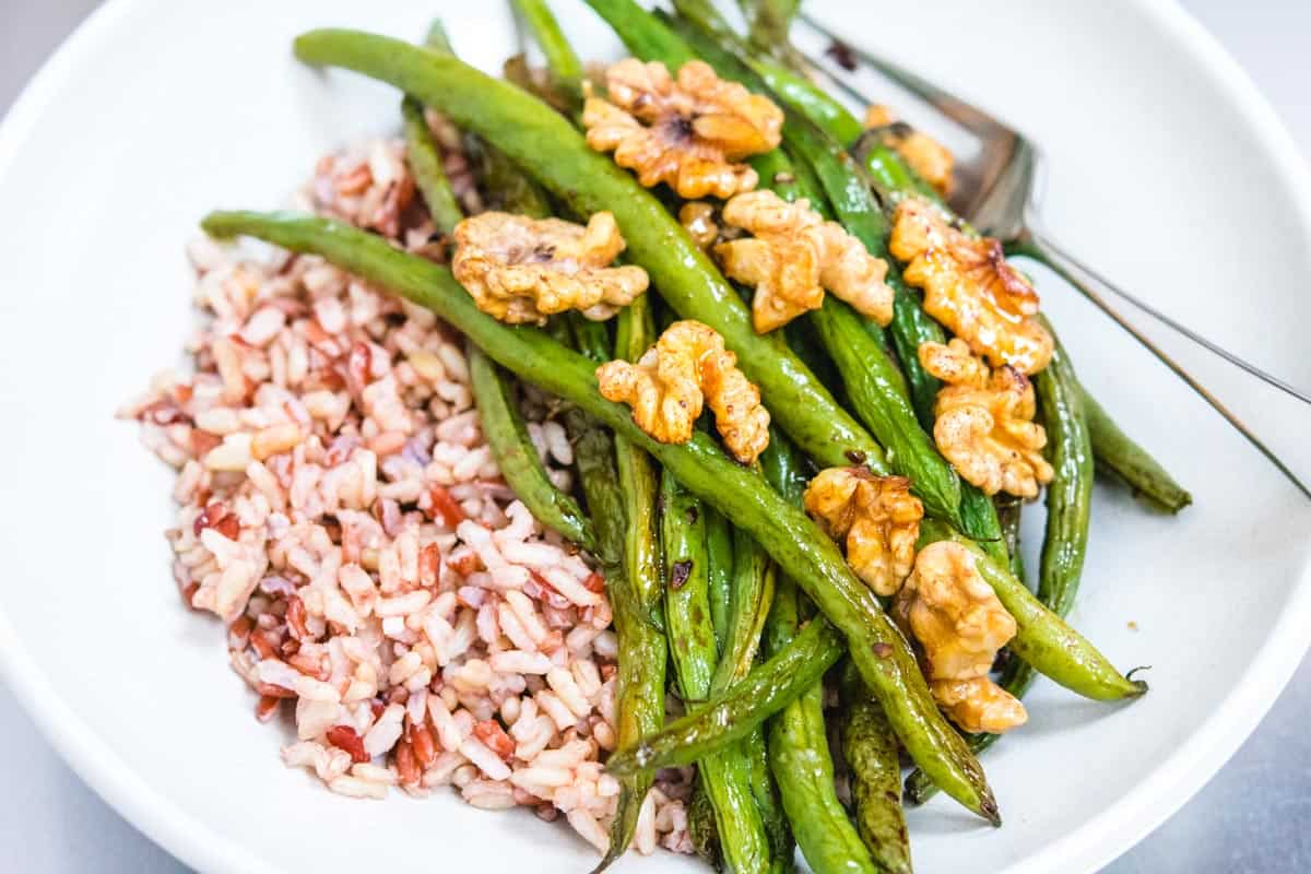 green beans and walnuts with brown jasmine rice